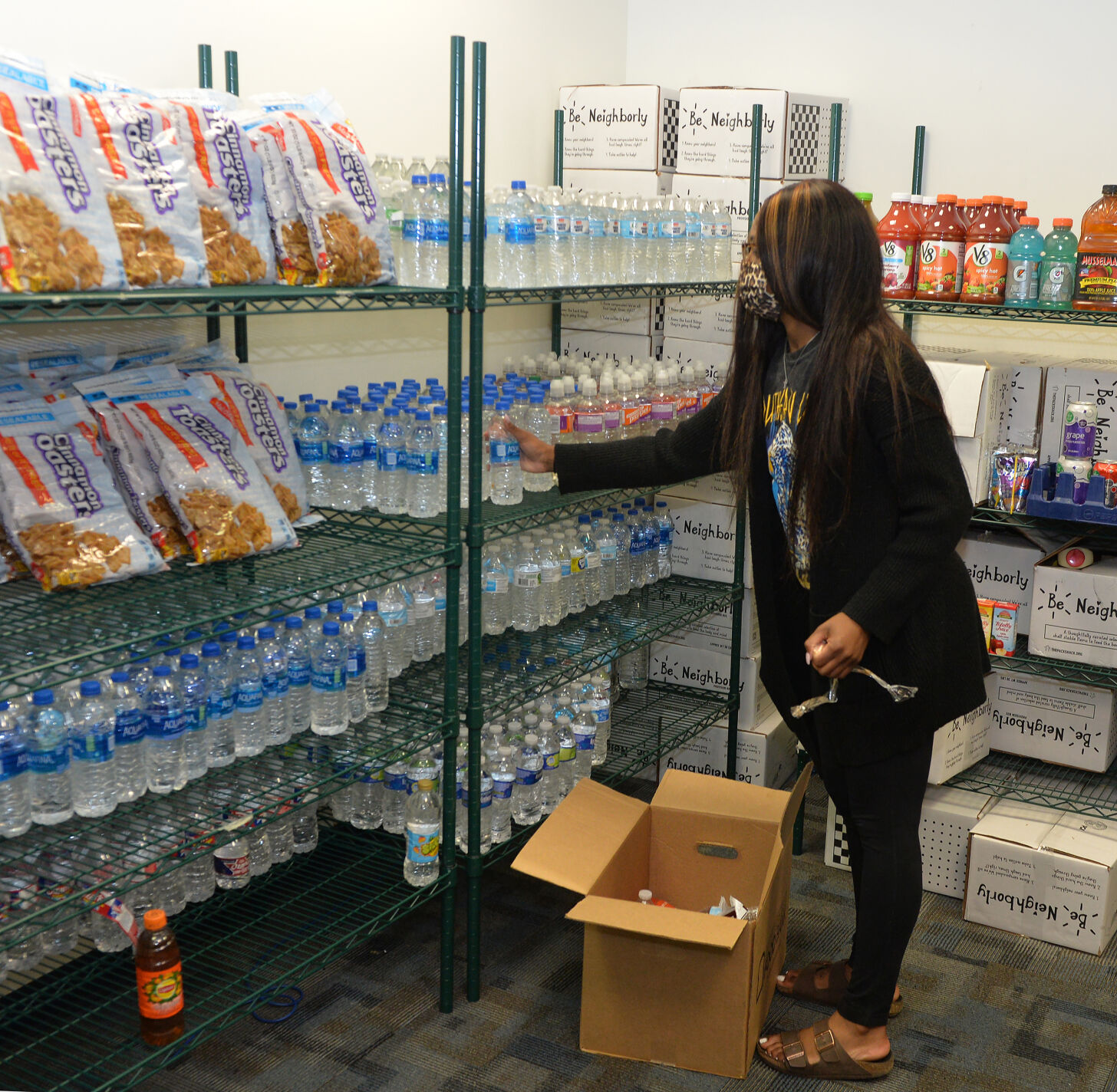 BR.lsufoodpantry.002.040922